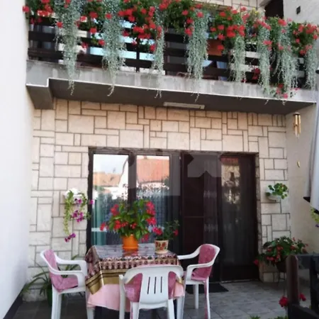 Privatna Kuca Milka 비옐리나